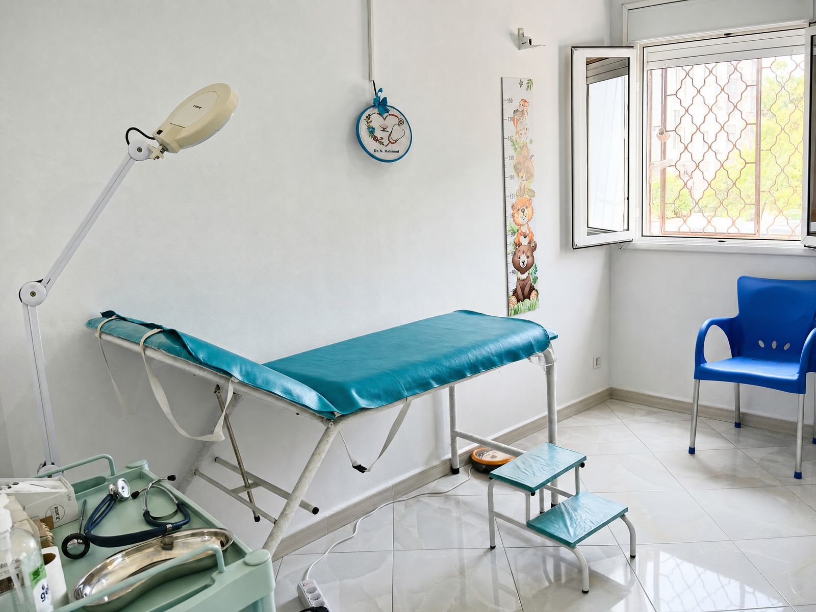 Salle d’examen clinique pédiatrique